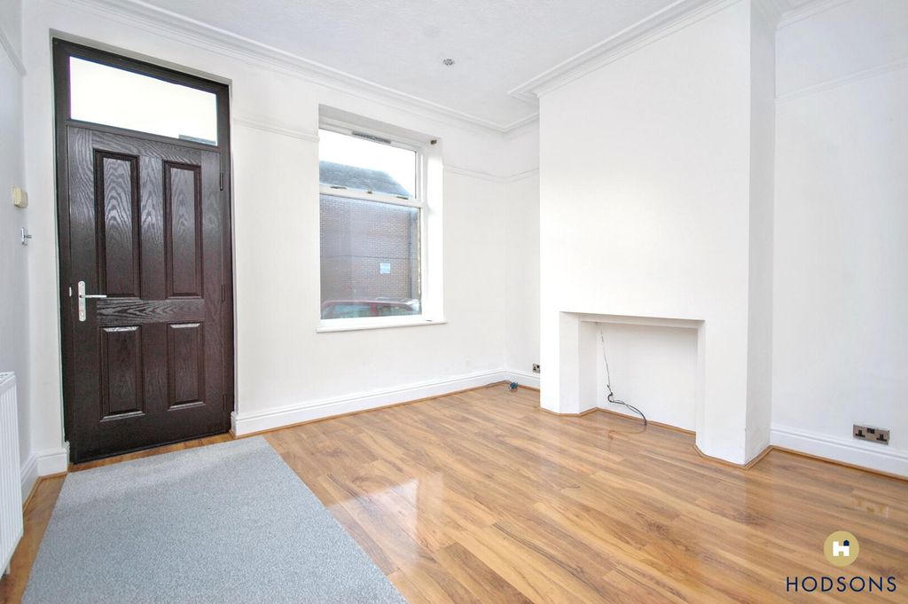 Property photo 3 of 11 Living Room