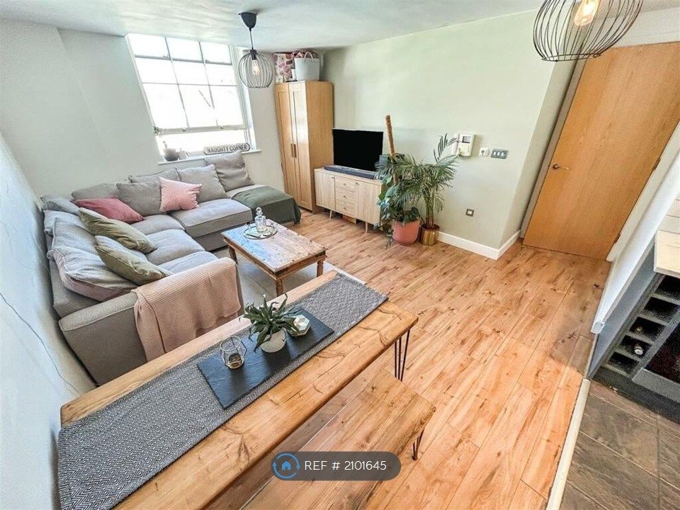 Property photo 2 of 7 Living Room