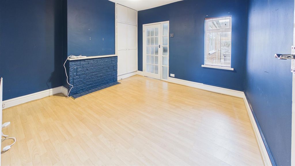 Property photo 3 of 11 Dining Room.Jpg