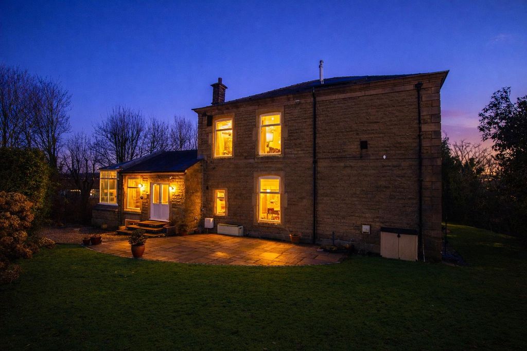 Property photo 3 of 40