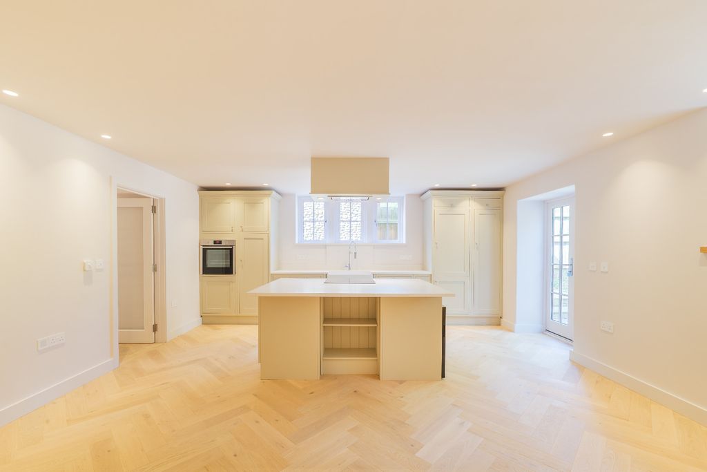 Property photo 3 of 25 5284984