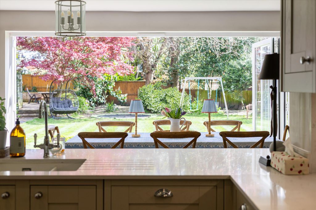 Property photo 3 of 32 Image