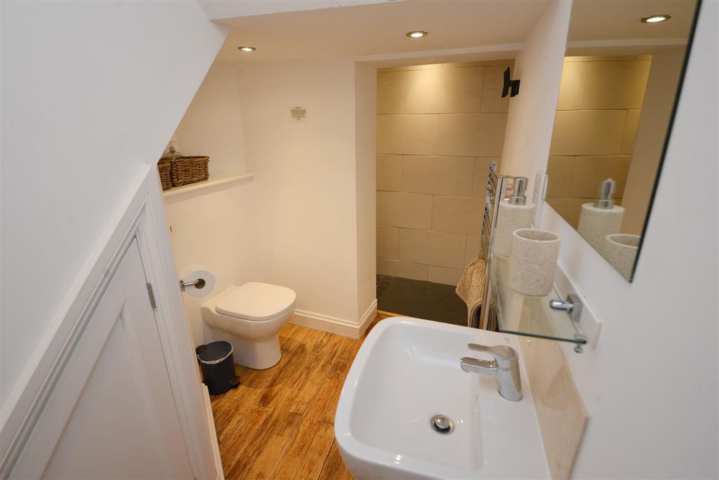 Property photo 2 of 27 Shower Room