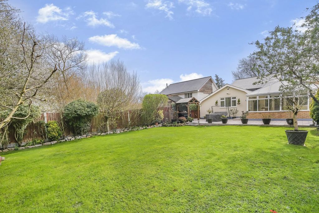 Property photo 2 of 34