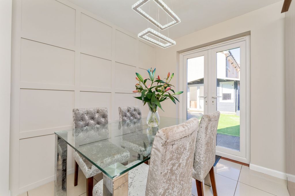 Property photo 3 of 30