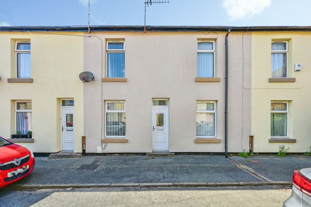 Property photo 1 of 17 Pbox-Img.Jpg
