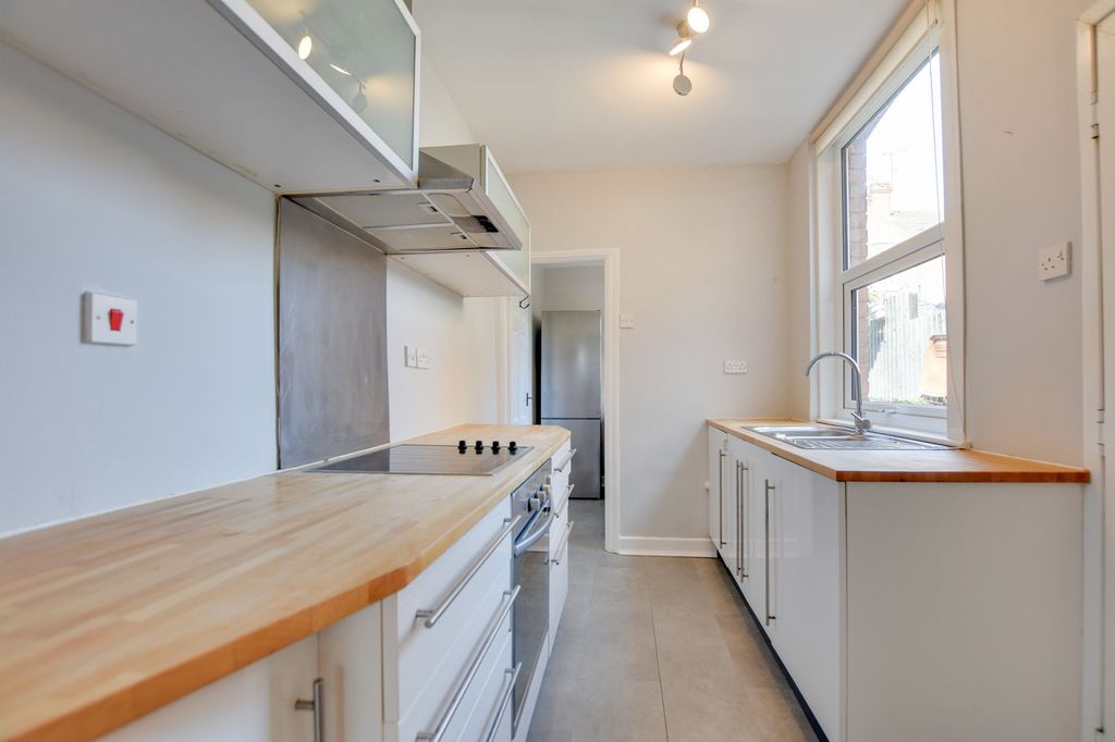 Property photo 2 of 18