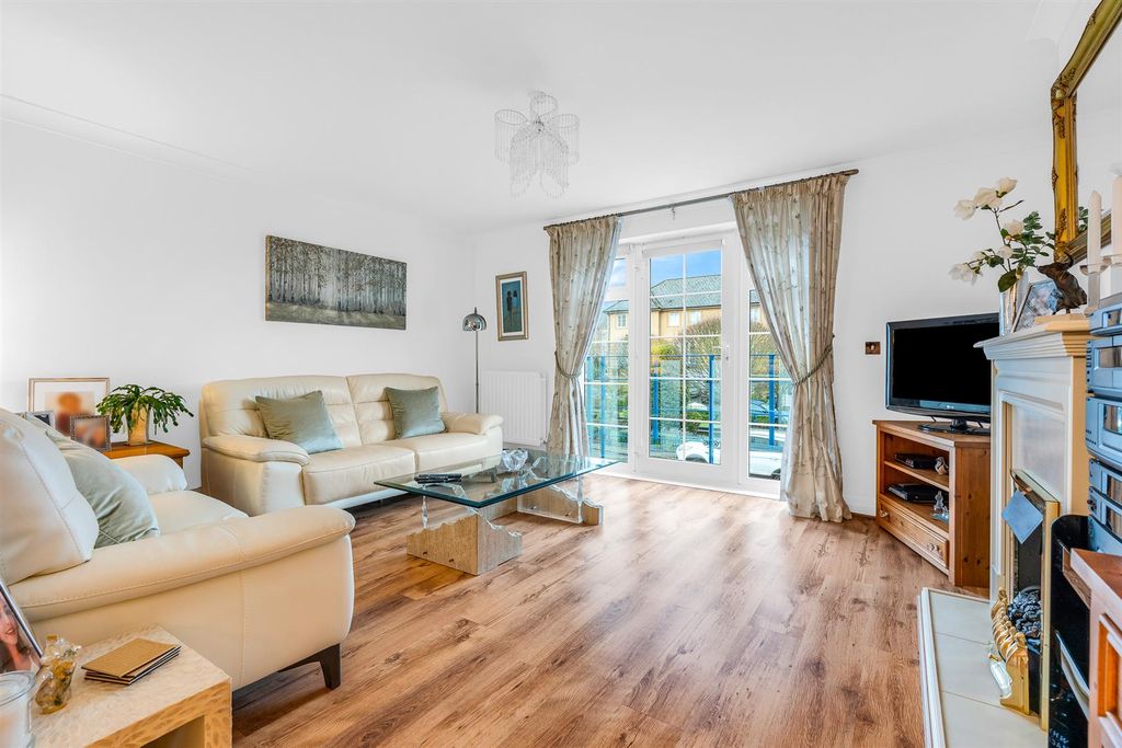 Property photo 2 of 24 Internal-9.Jpg