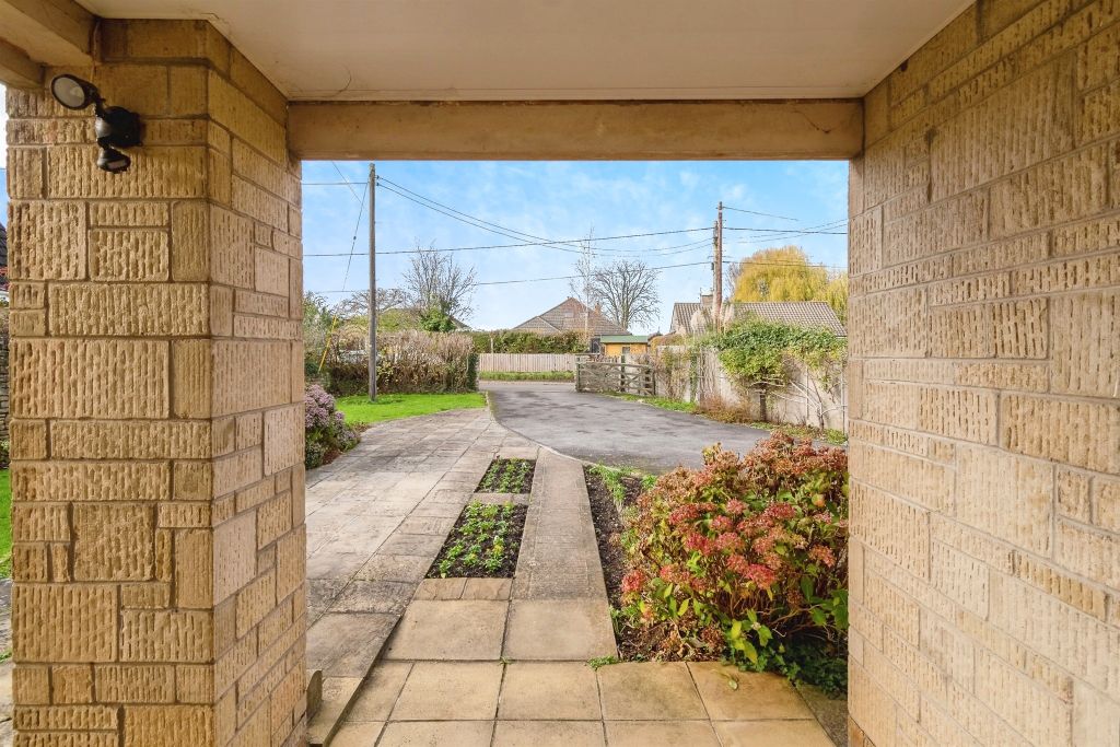 Property photo 2 of 23