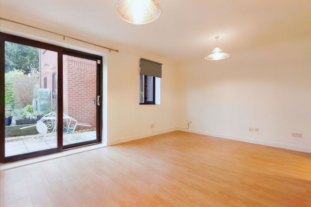 Property photo 3 of 7