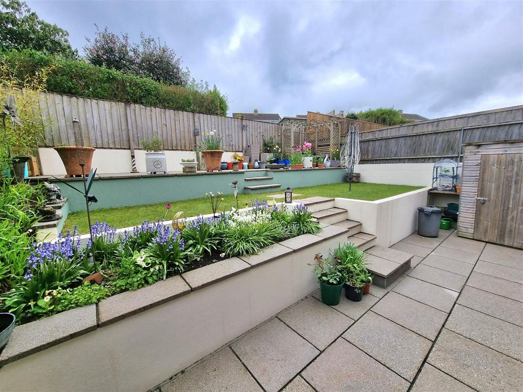 Property photo 2 of 18 Garden.Jpg