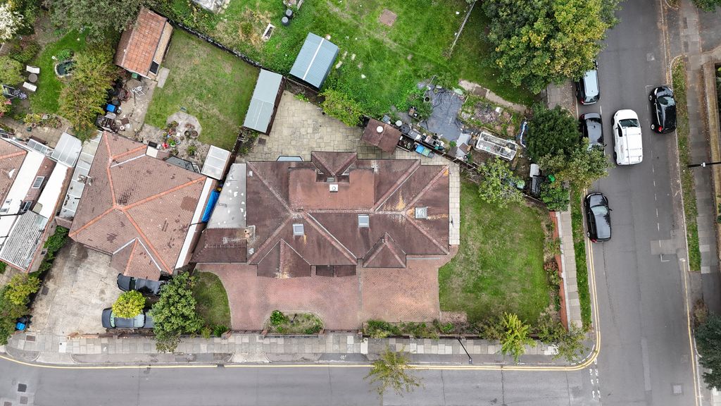 Property photo 3 of 45