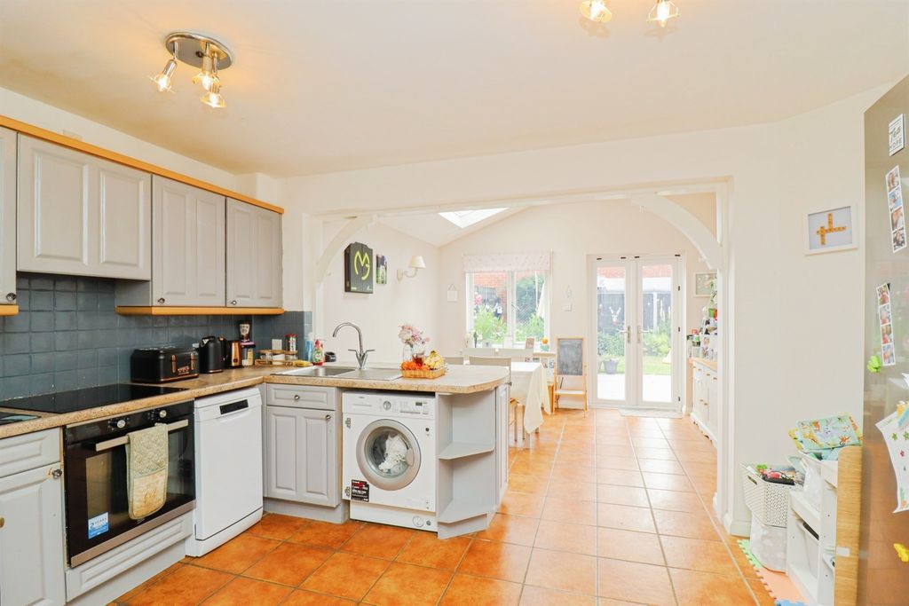 Property photo 2 of 17