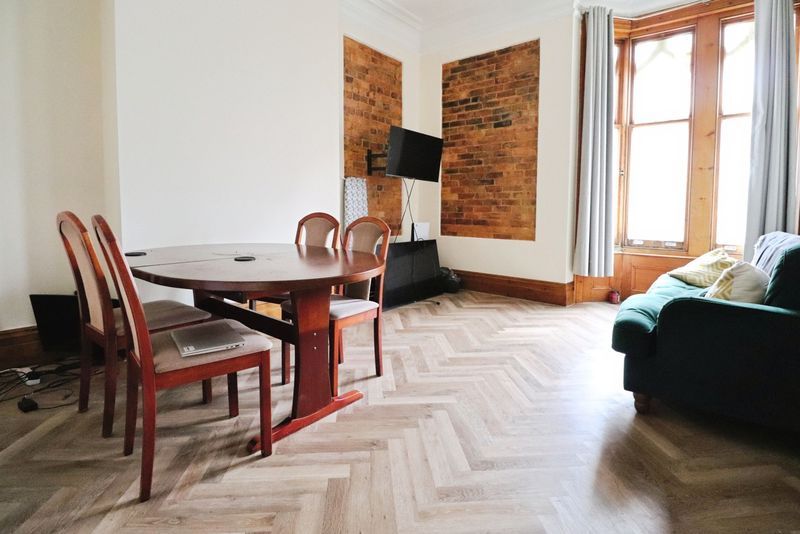 Property photo 2 of 5 Photo 5