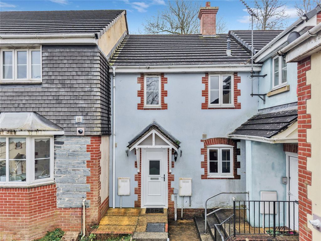 Property photo 1 of 11 Front