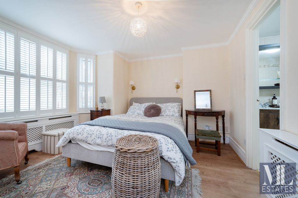 Property photo 3 of 14 Photo 4