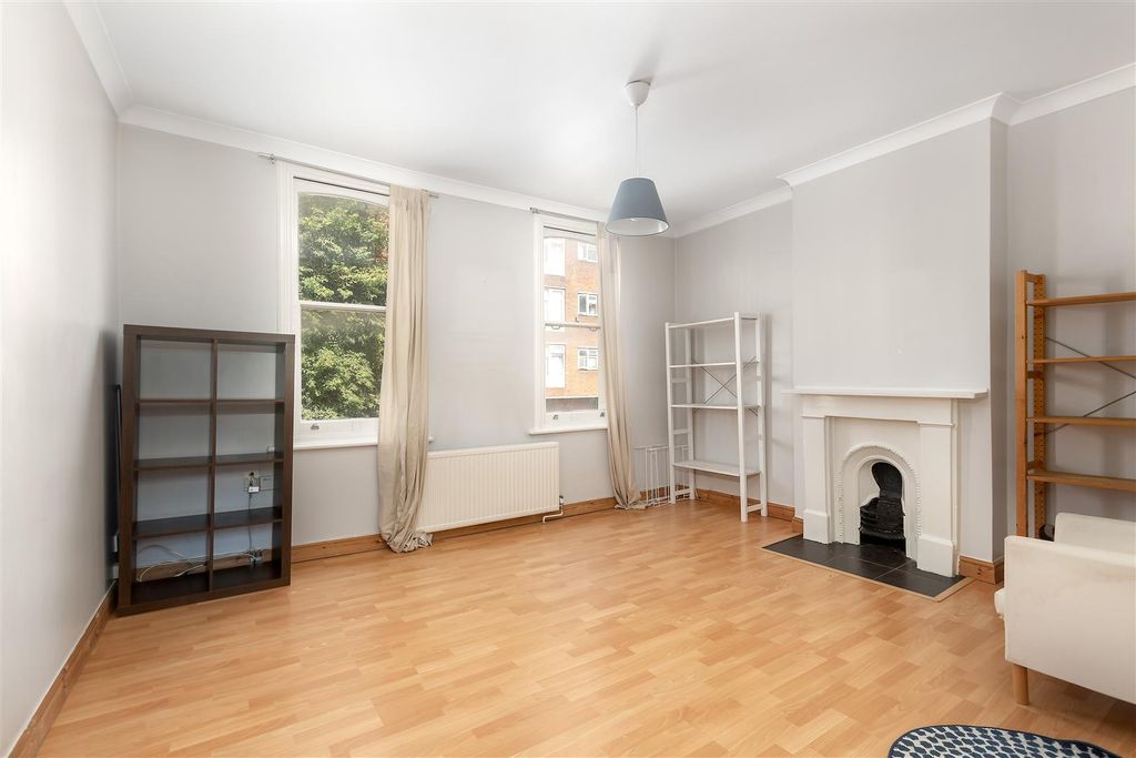 Property photo 2 of 8