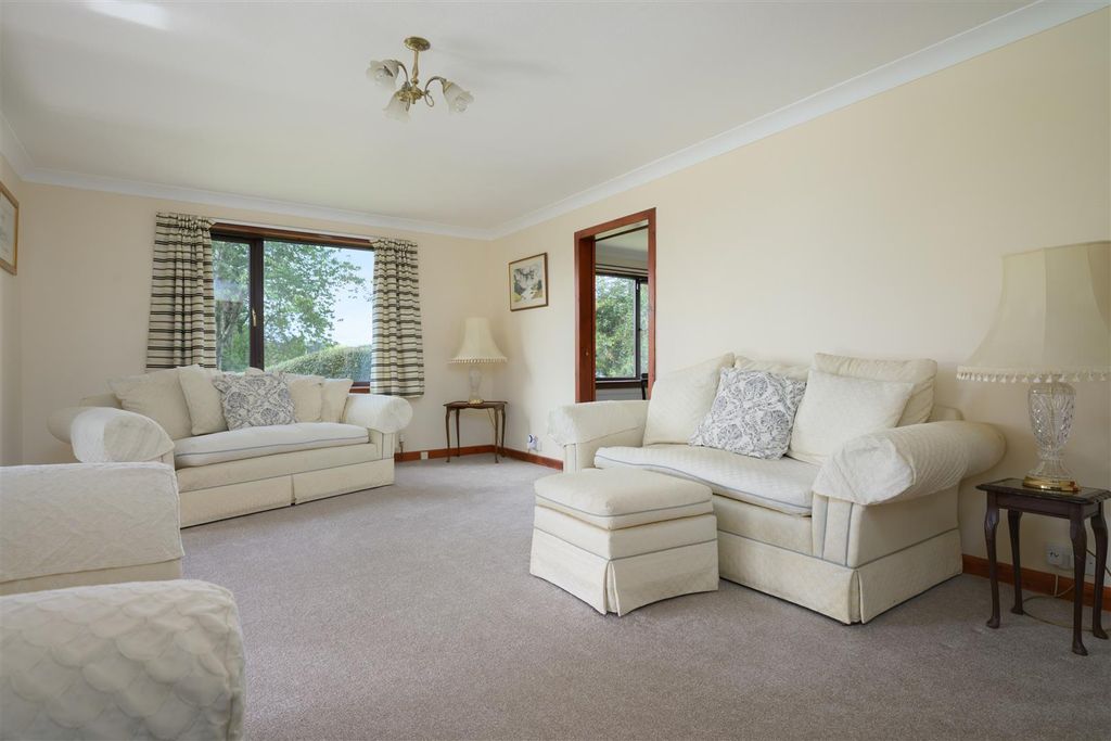 Property photo 3 of 26 S003.Jpg