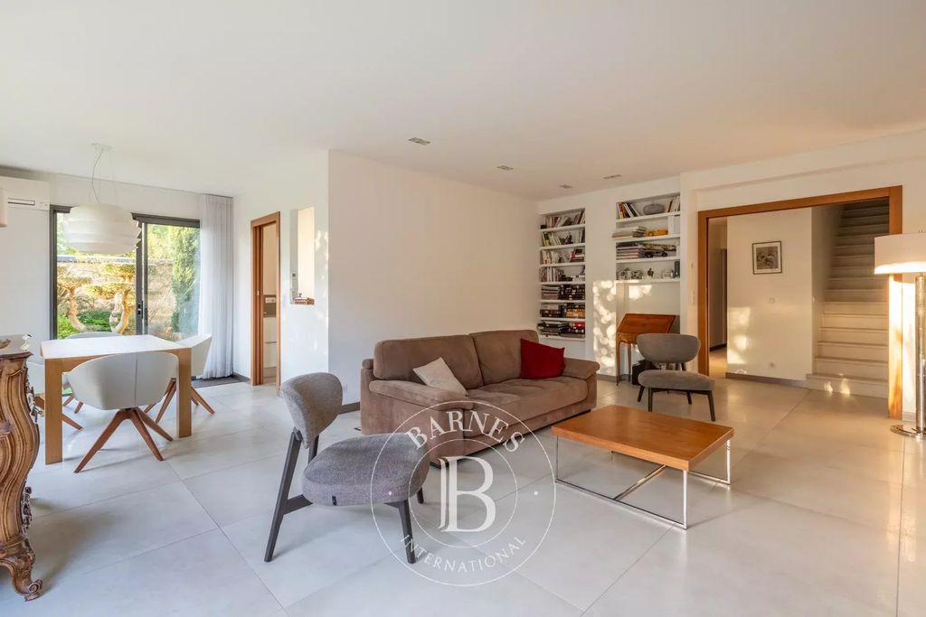 Property photo 2 of 29