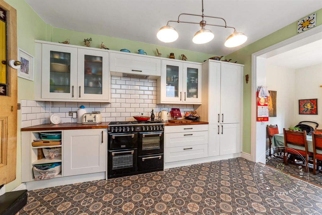 Property photo 3 of 46 Cressy-Road-13.Jpg