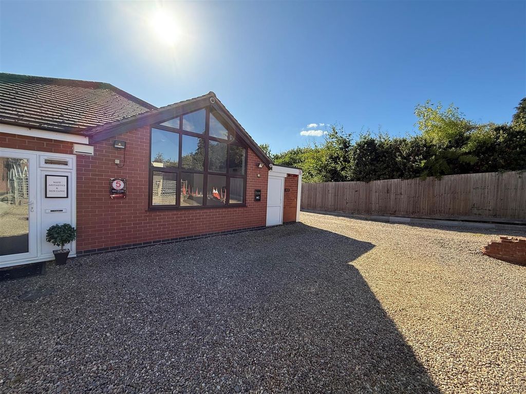 Property photo 1 of 7 Front 2.Jpg