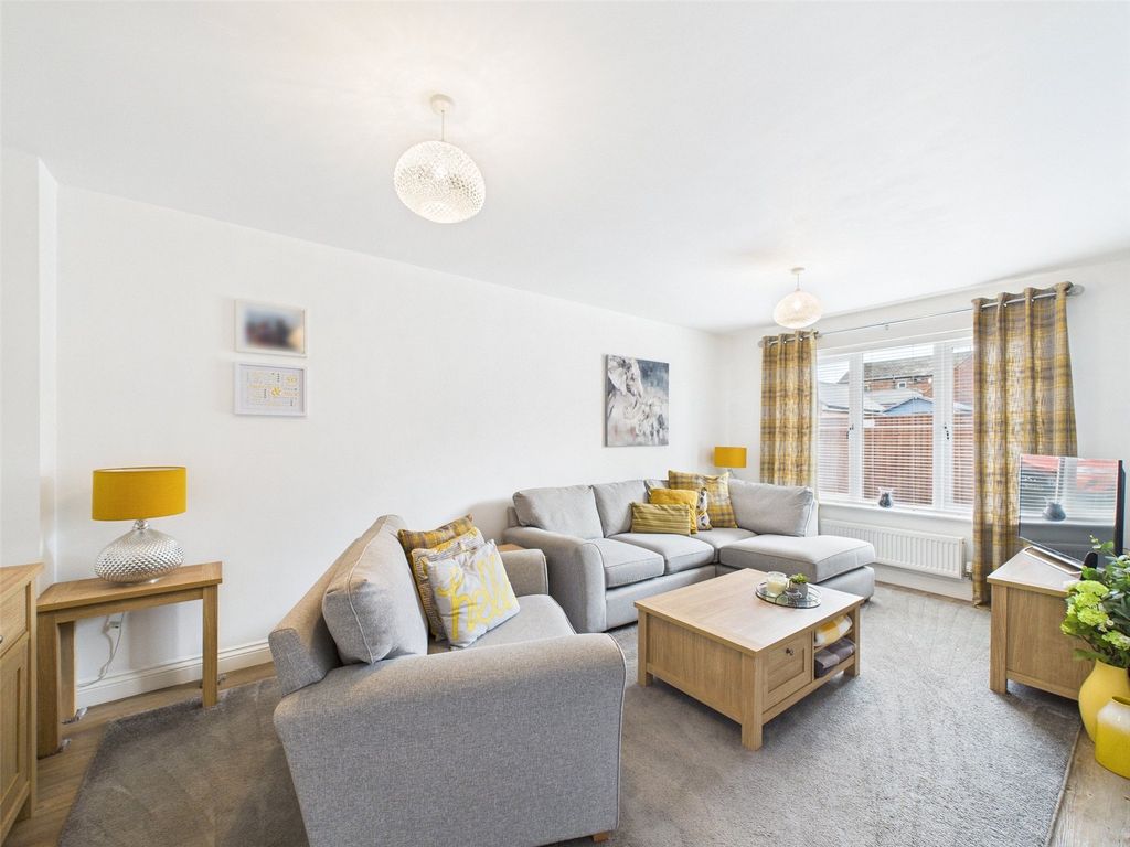 Property photo 3 of 23 Picture No. 15