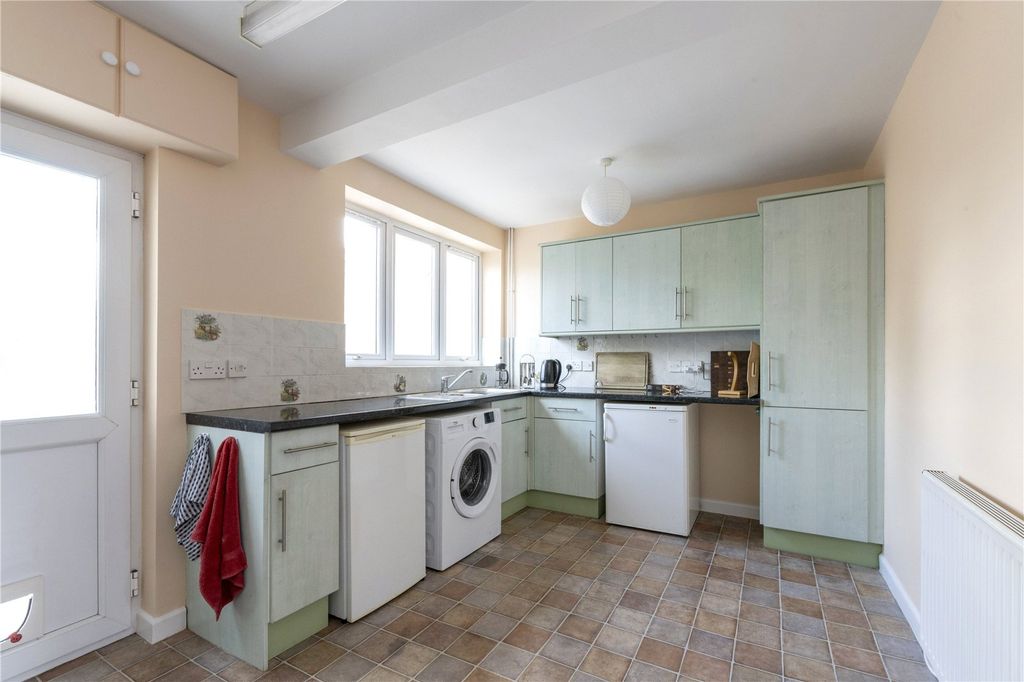 Property photo 3 of 13 Picture No. 11