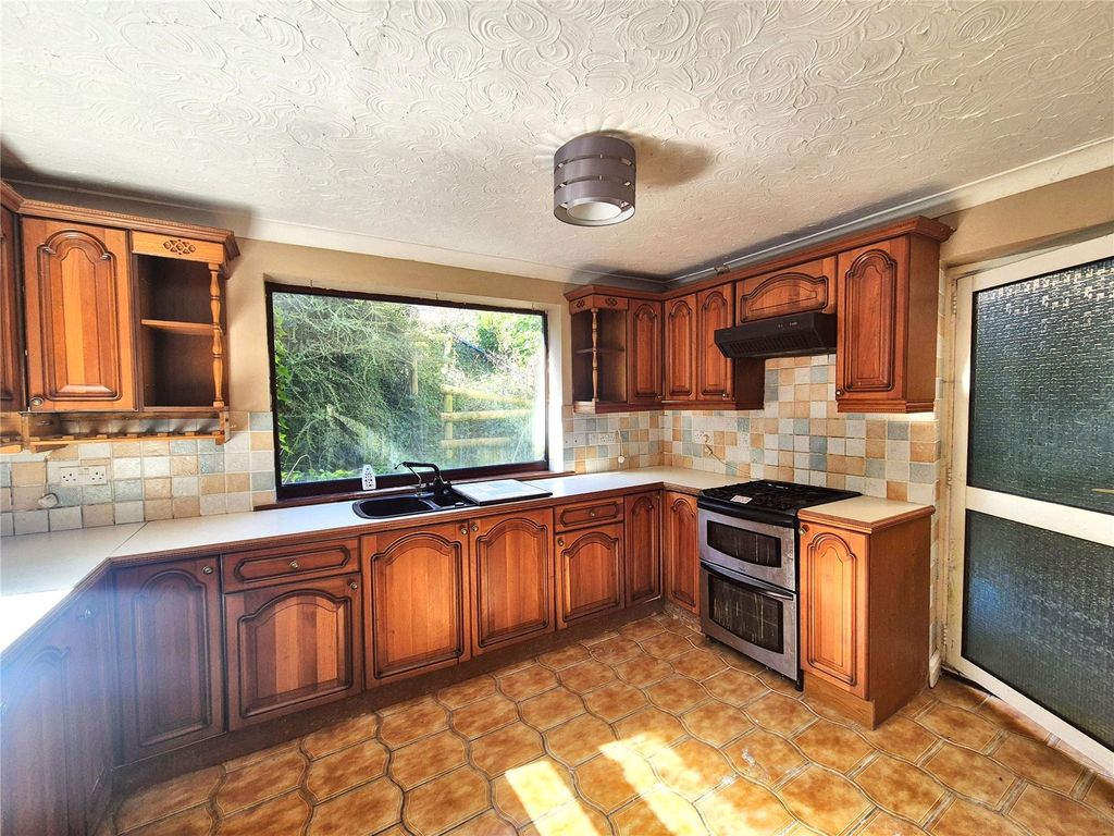 Property photo 3 of 15 Kitchen