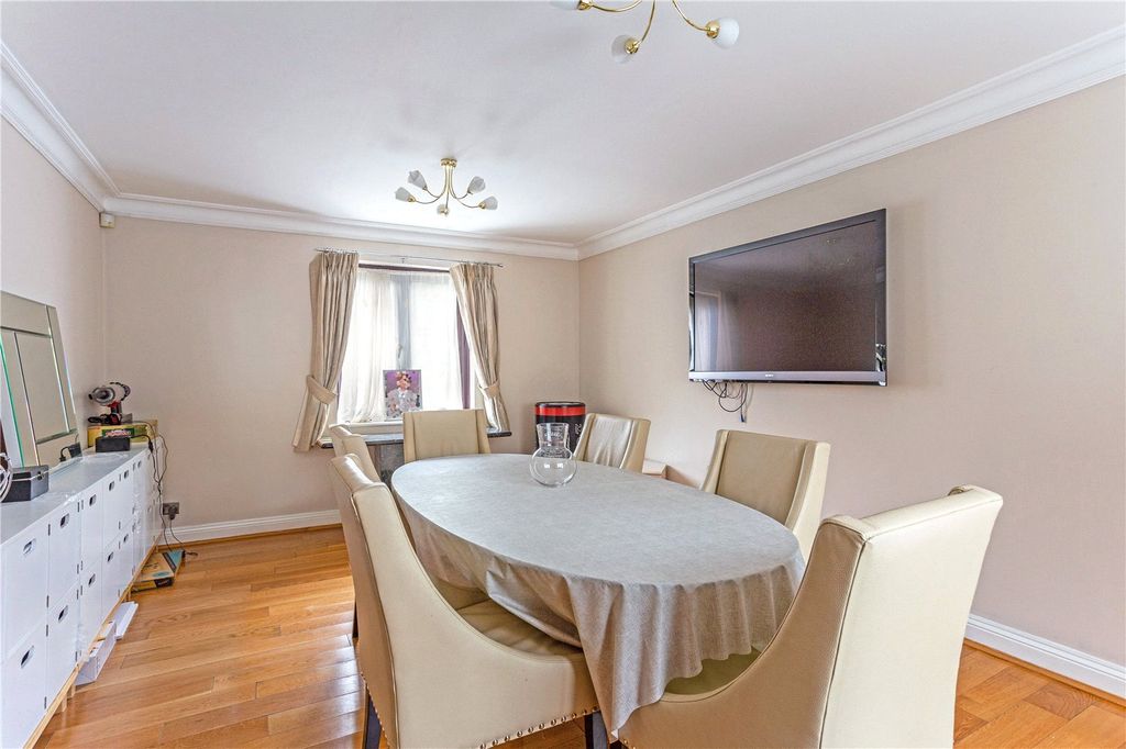 Property photo 3 of 10 Dining Room