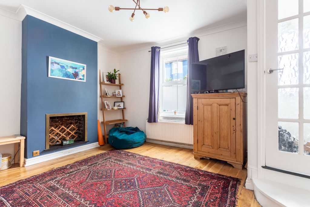 Property photo 2 of 21