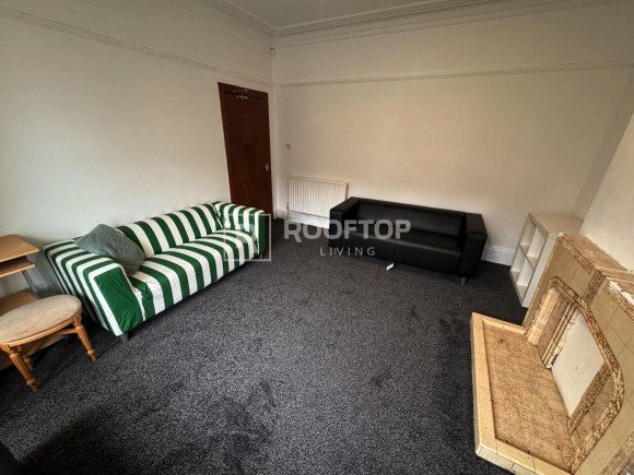 Property photo 2 of 19 8701700.Jpg