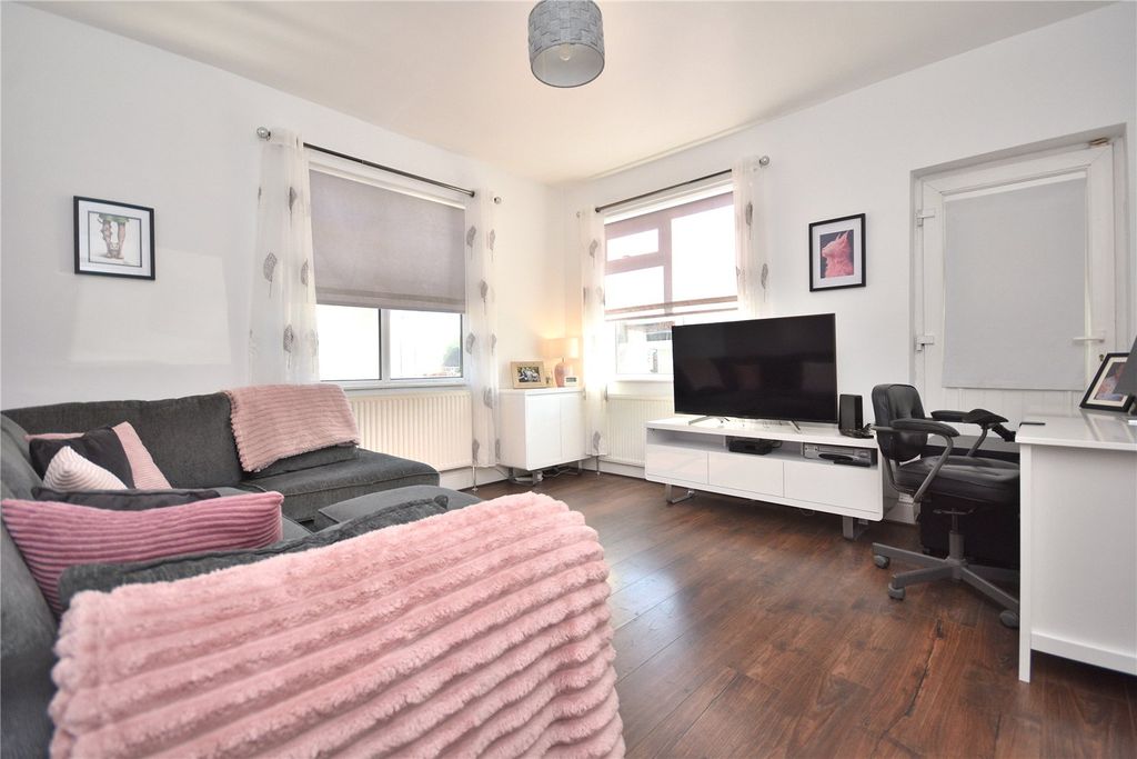 Property photo 2 of 11 Picture No. 07