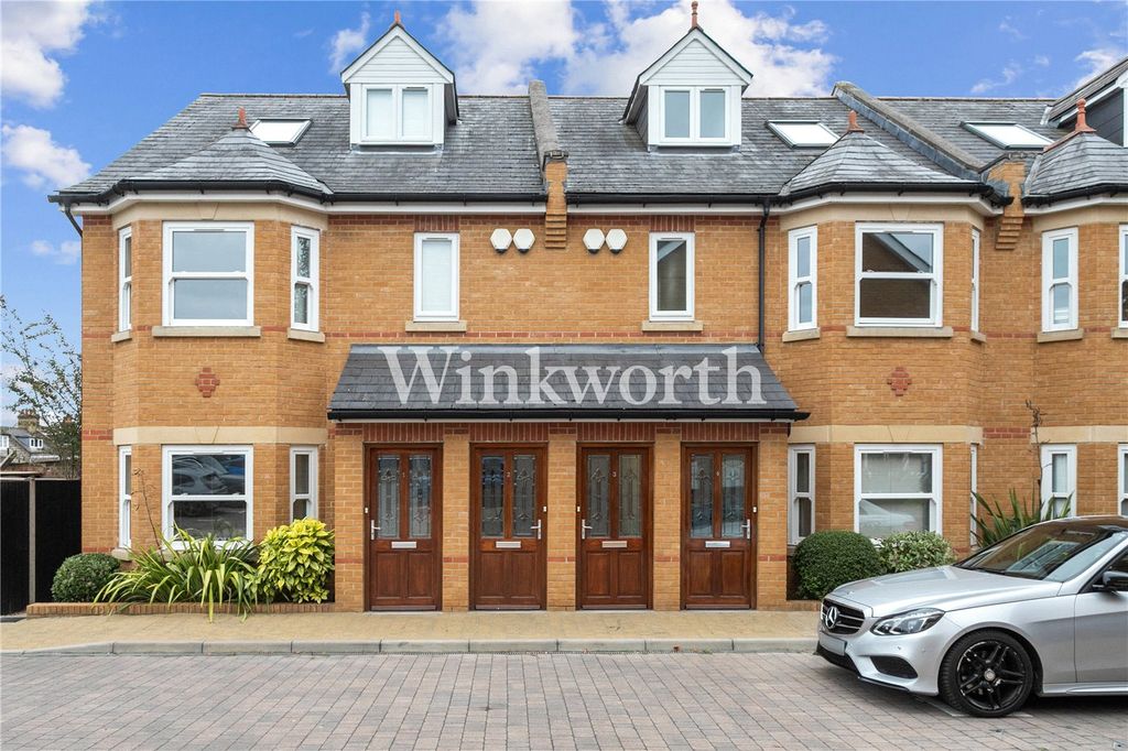 Property photo 2 of 11 Front