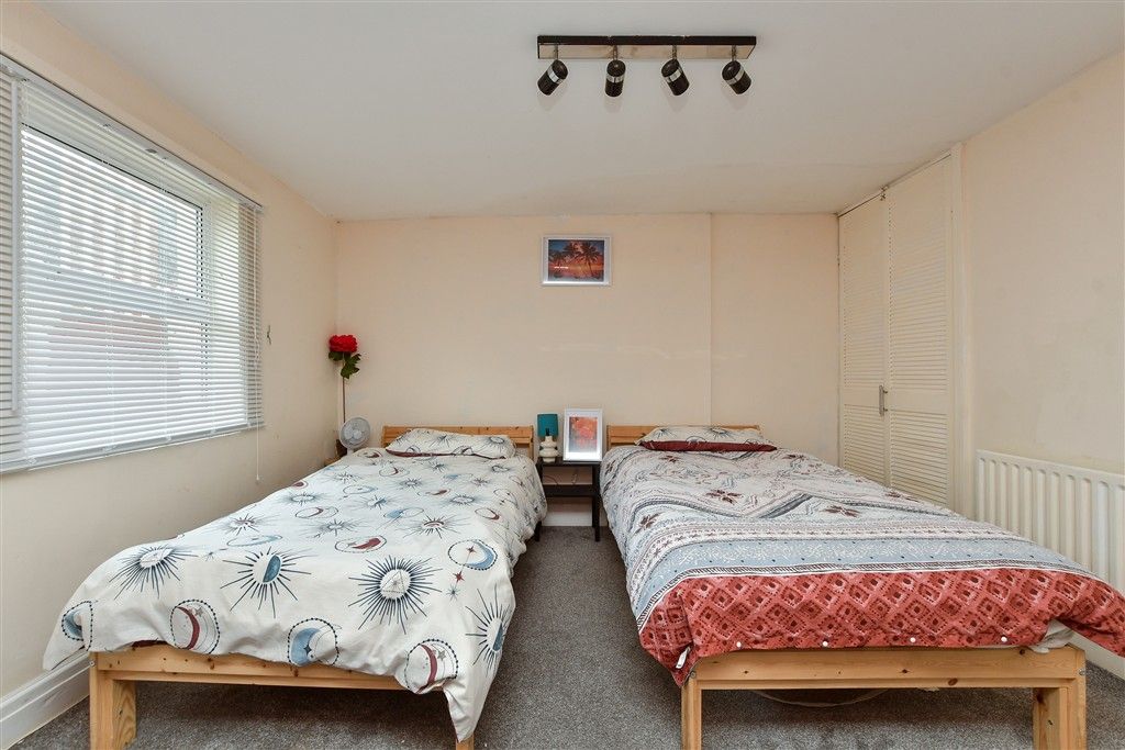 Property photo 3 of 9 Bedroom 3