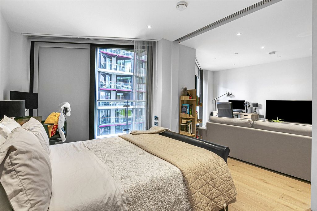 Property photo 3 of 19 Bedroom