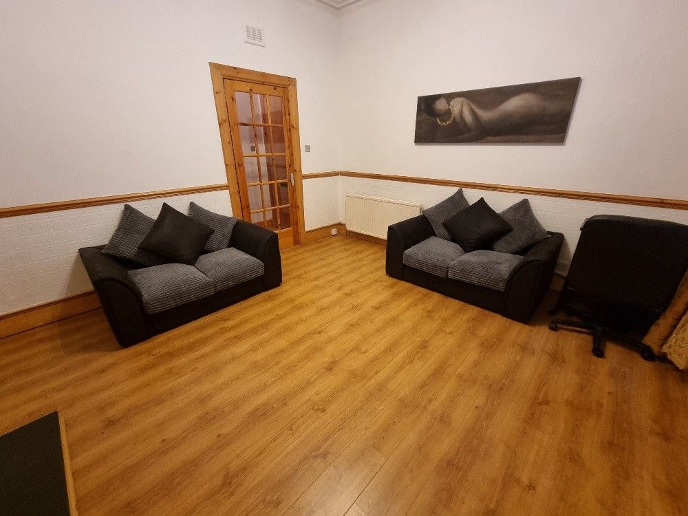 Property photo 2 of 5 Lounge