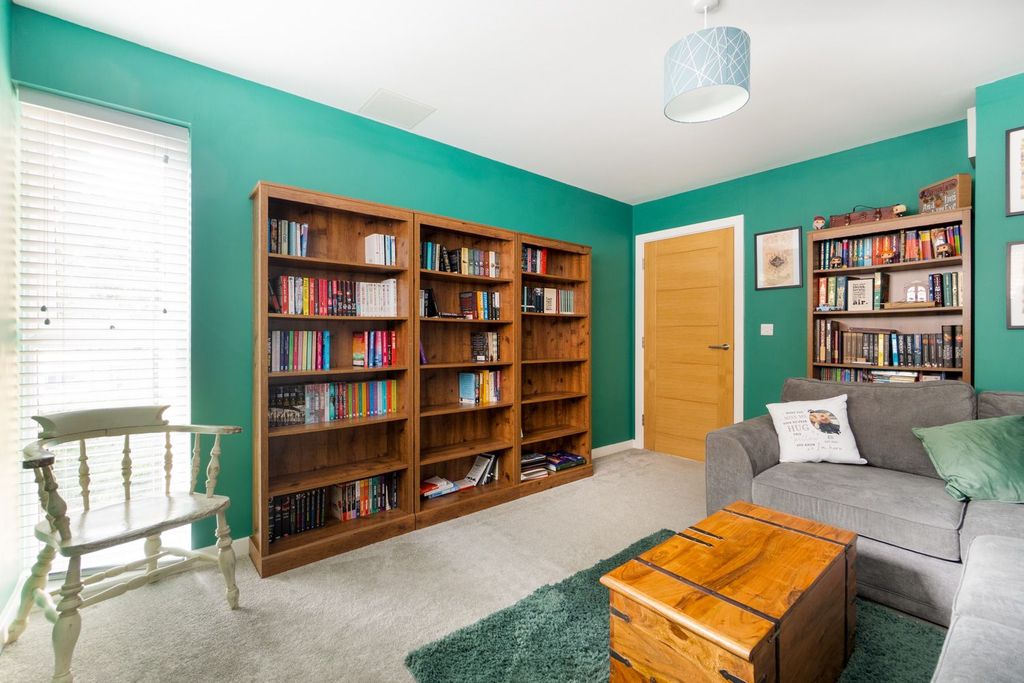 Property photo 3 of 11
