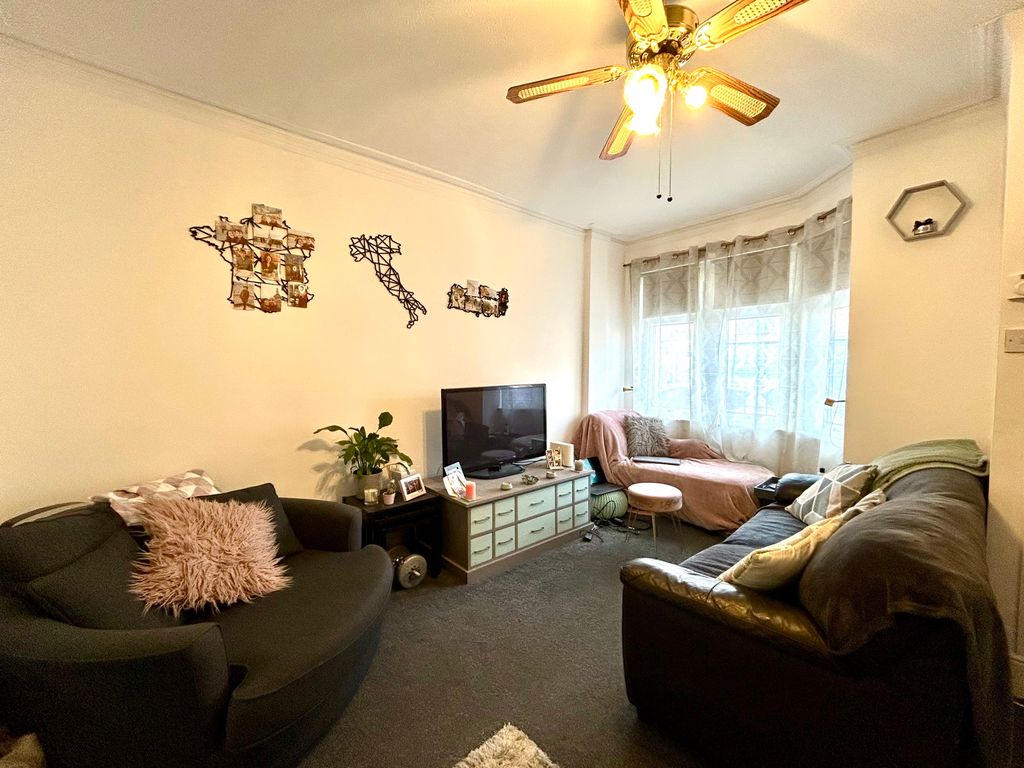 Property photo 3 of 10 Photograph