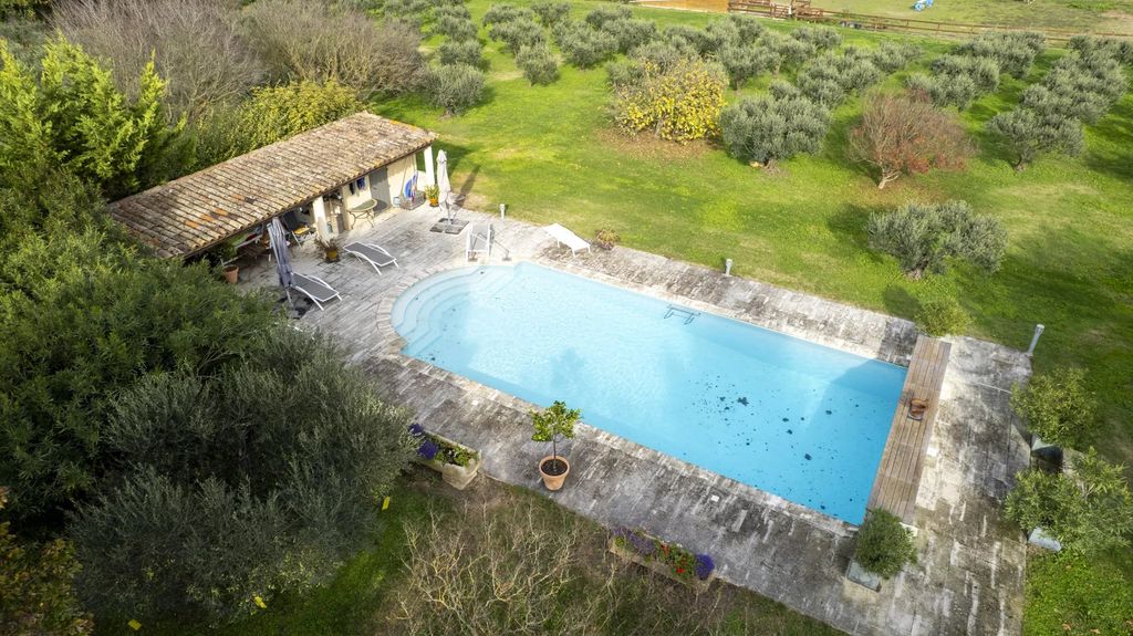 Property photo 3 of 24