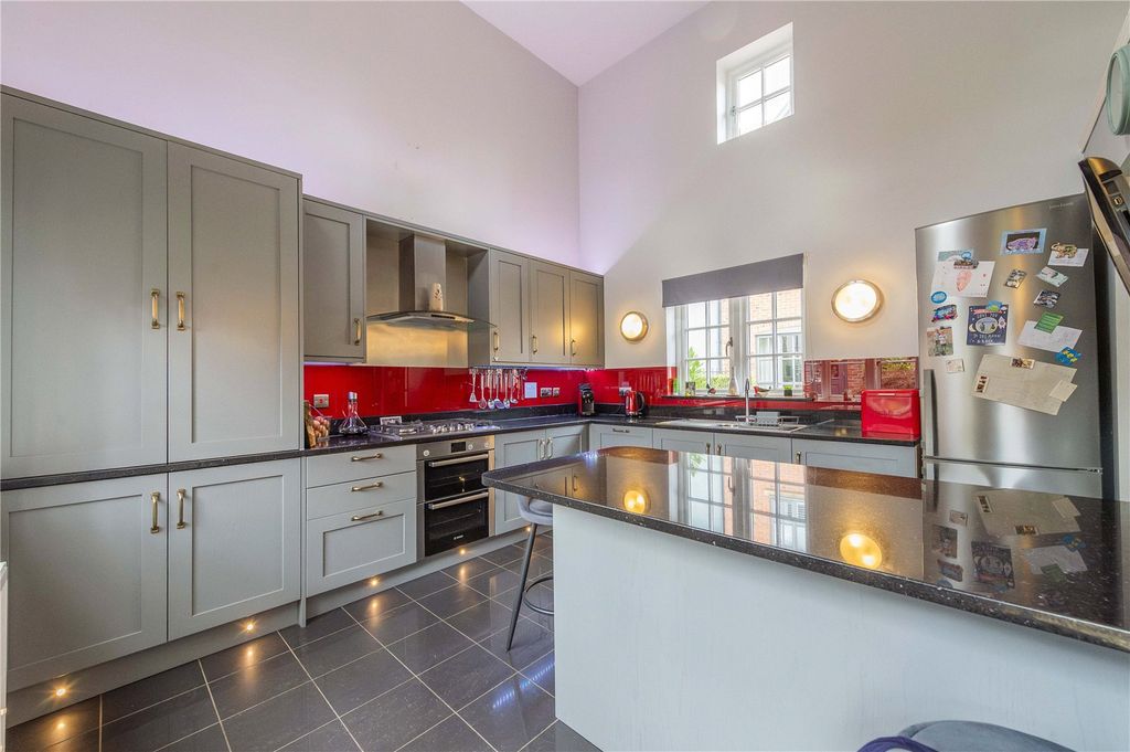 Property photo 3 of 40 Picture No. 82