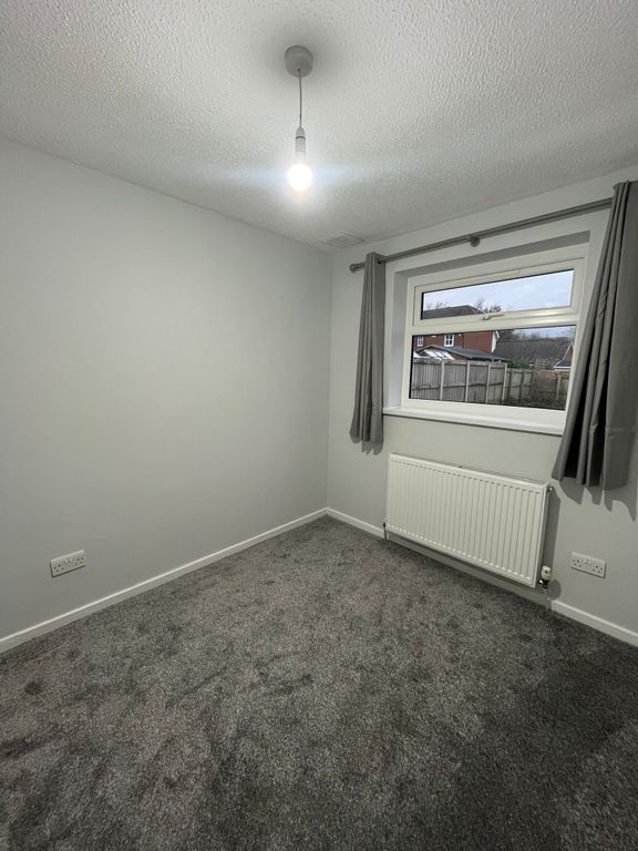 Property photo 3 of 6 Bedroom