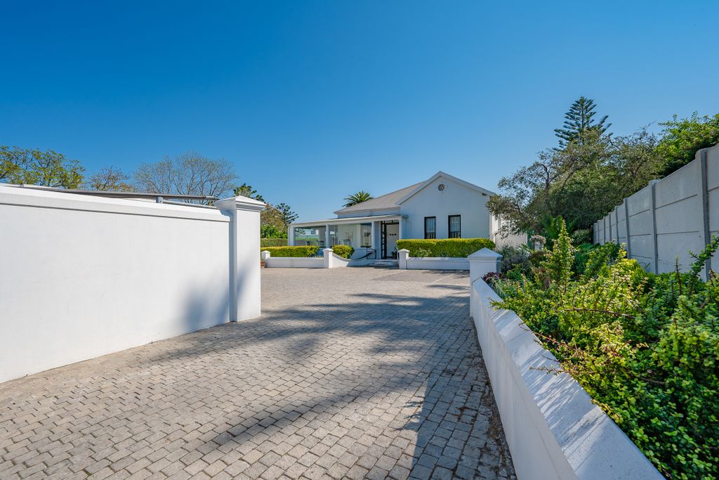 Property photo 2 of 52