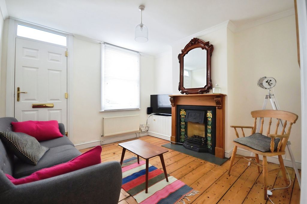 Property photo 2 of 9