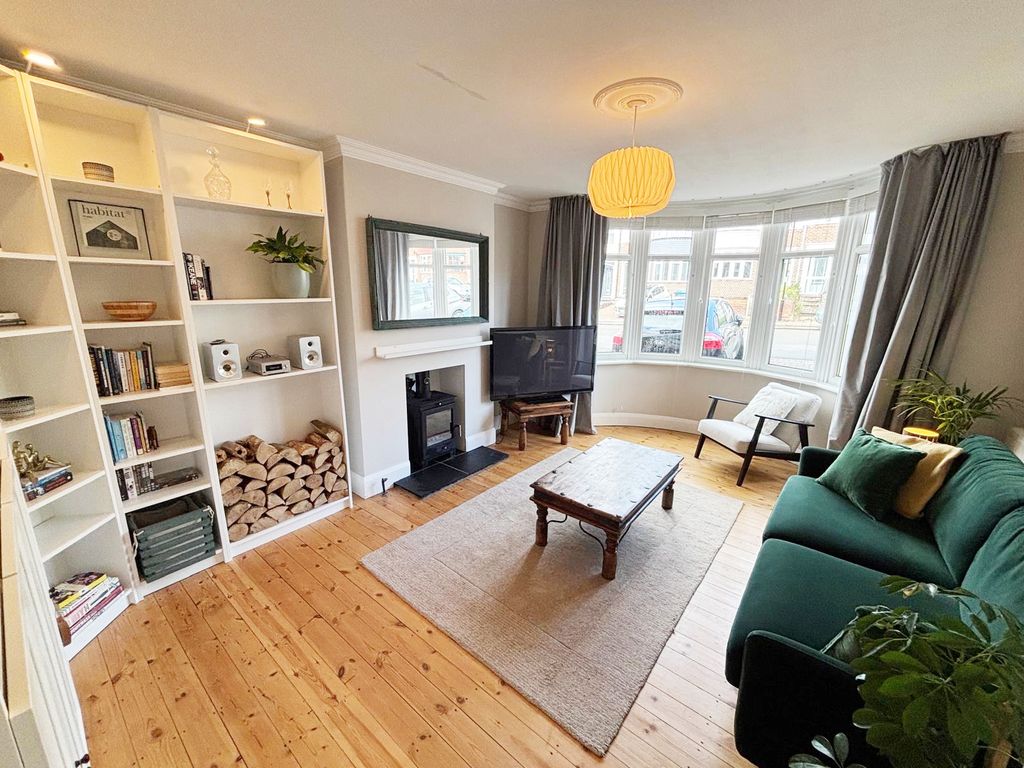 Property photo 2 of 19