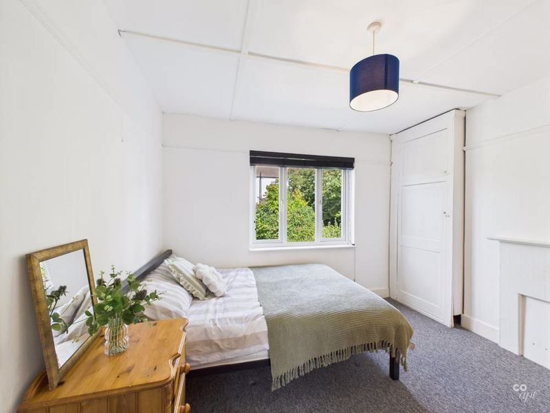 Property photo 2 of 11 Photo 8