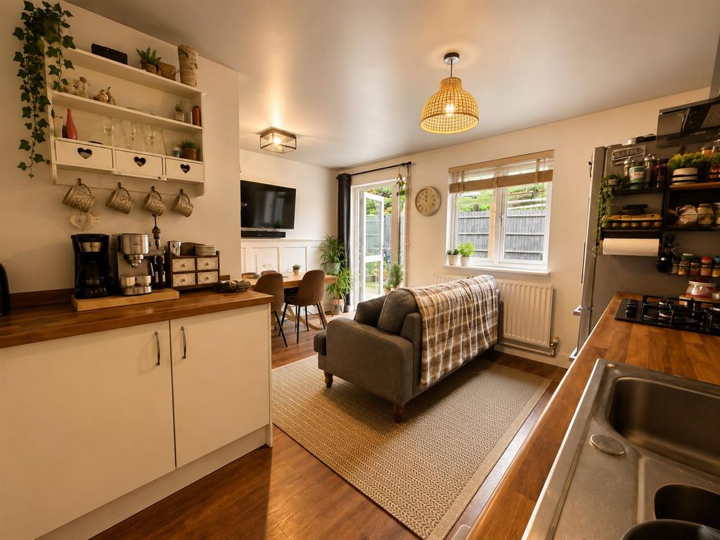 Property photo 2 of 21 94D9617A-4331-499A-B38C-800E7Fd97E6E.Png