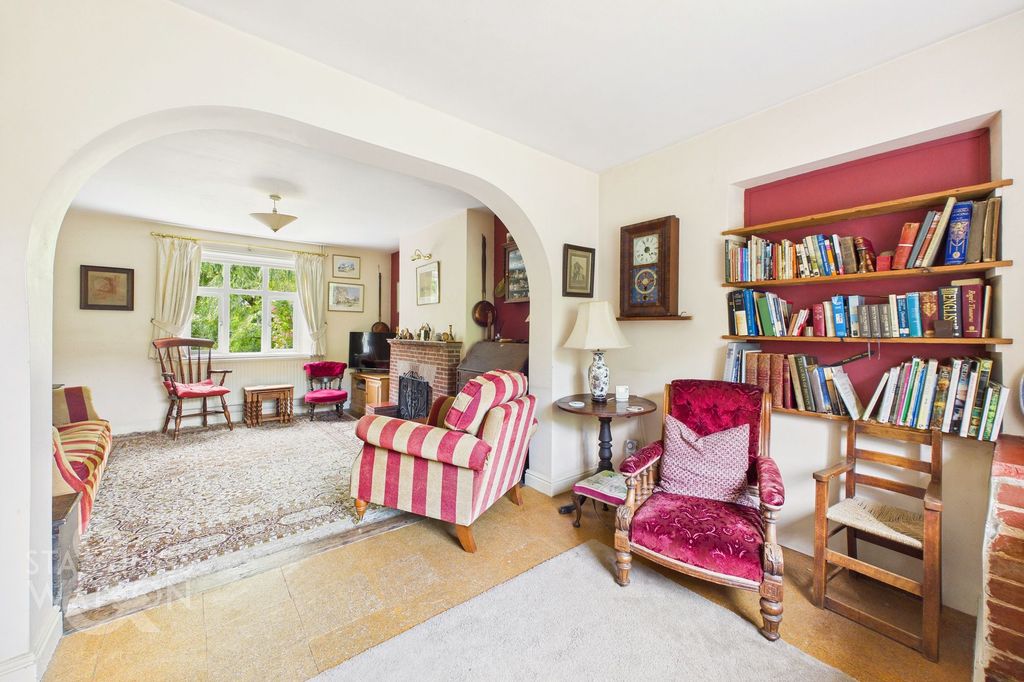 Property photo 2 of 36