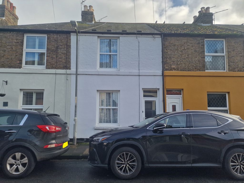 Property photo 1 of 7 Photo 9