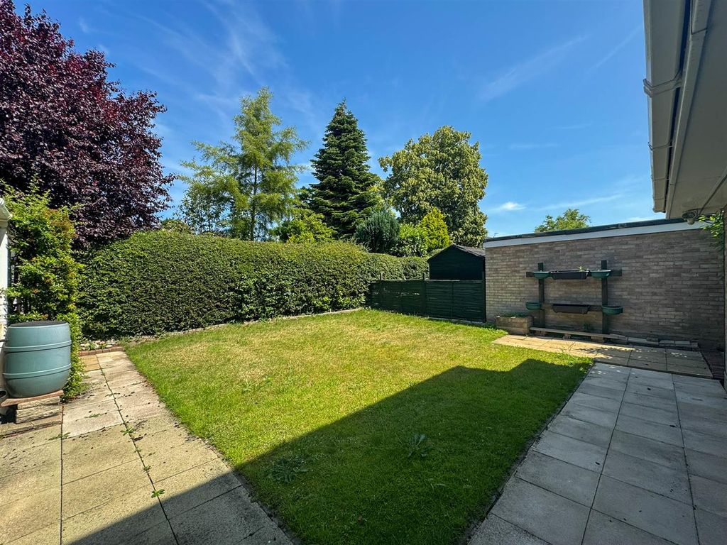 Property photo 2 of 12 Outside