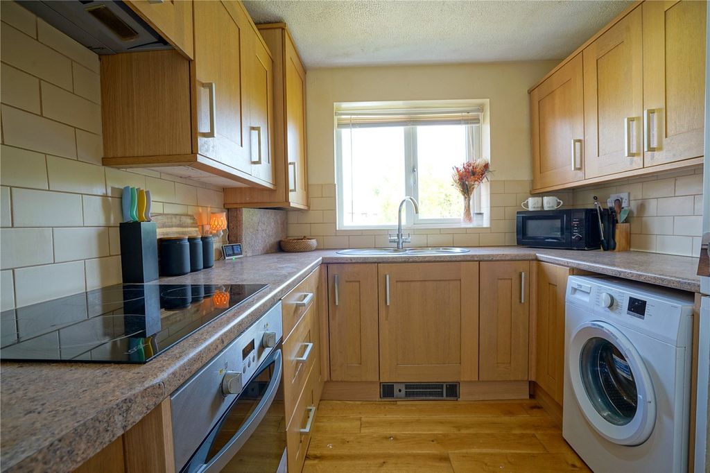 Property photo 3 of 11 Picture No. 13